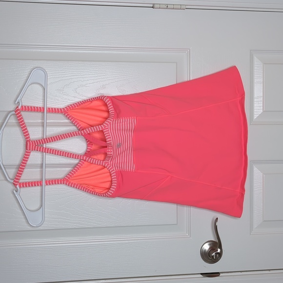 Athleta Coral Sizzle Stripe Fulfillment Tank Built in Shelf Bra Small - Picture 2 of 7